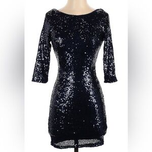Lulu’s sequin dress‎ size small. Perfect for a night out!